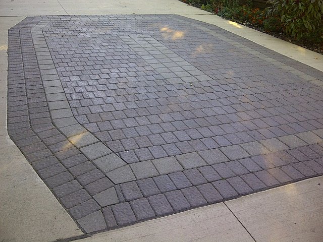 Daisy Landscape - Pavers