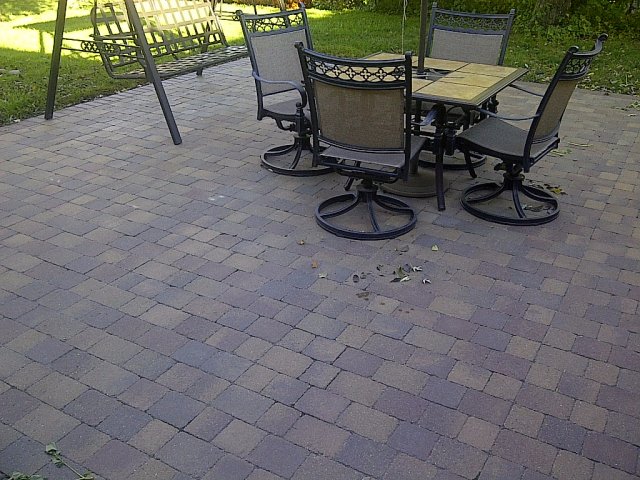 Daisy Landscape - Pavers