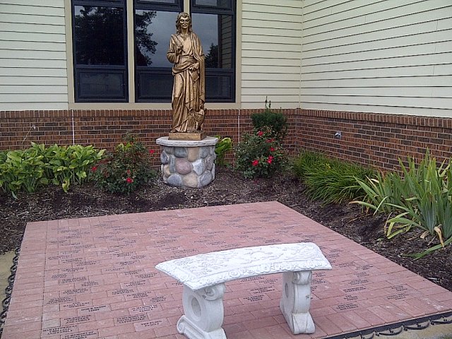 Daisy Landscape - Pavers