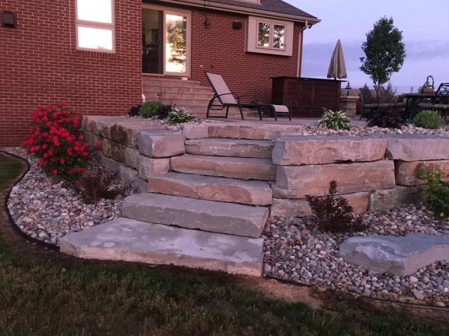 Daisy Landscape - Walls &amp; Steps